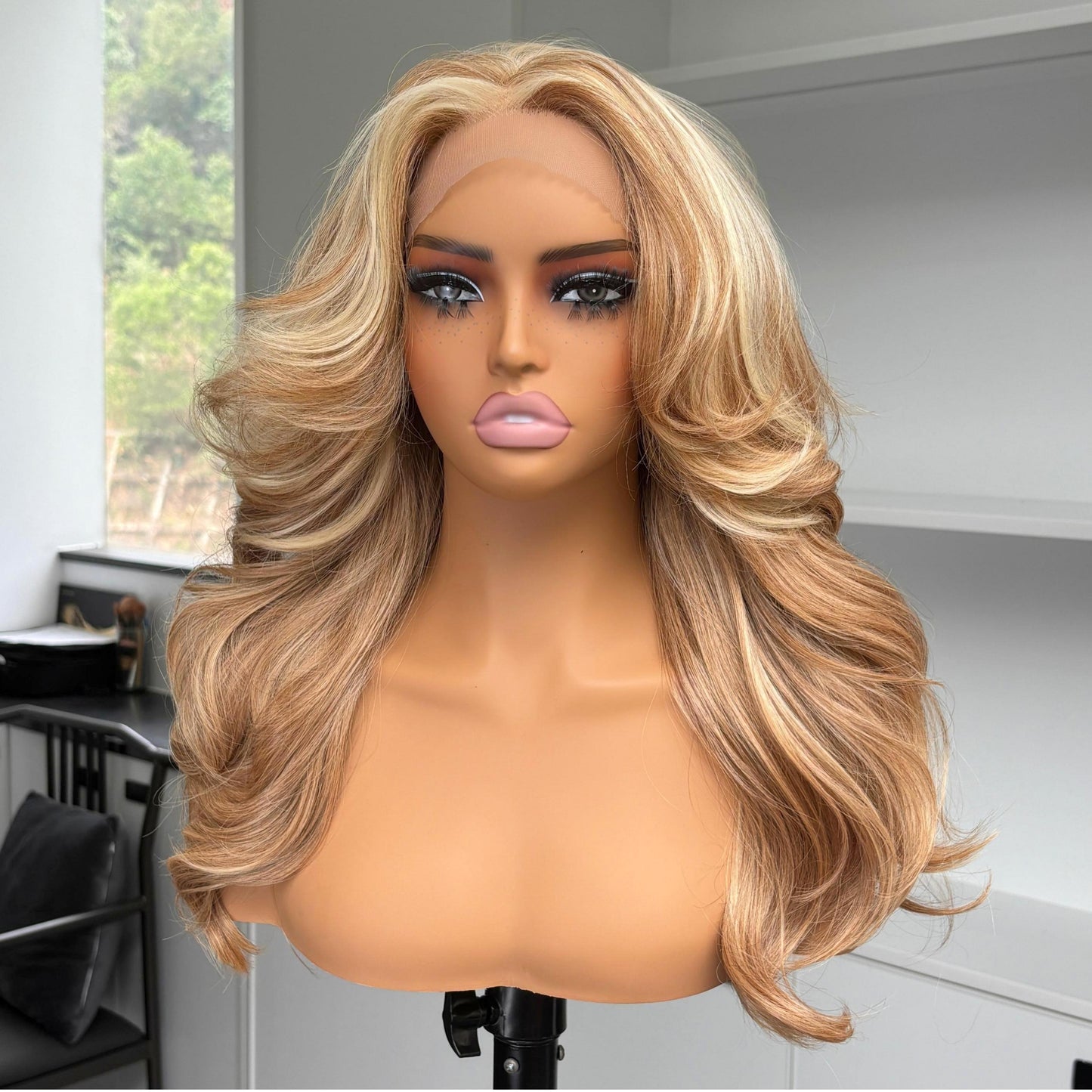 [Yaki Layers] 13x4 Lace Synthetic Wig Sunset Blonde Color